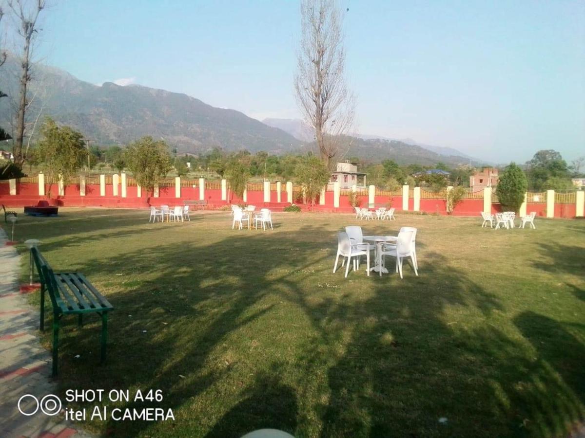 Pops Resort Pālampur Extérieur photo