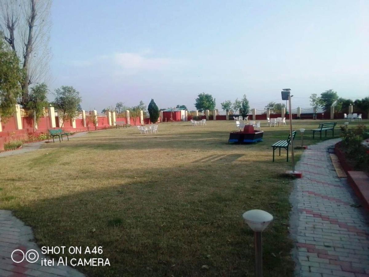 Pops Resort Pālampur Extérieur photo