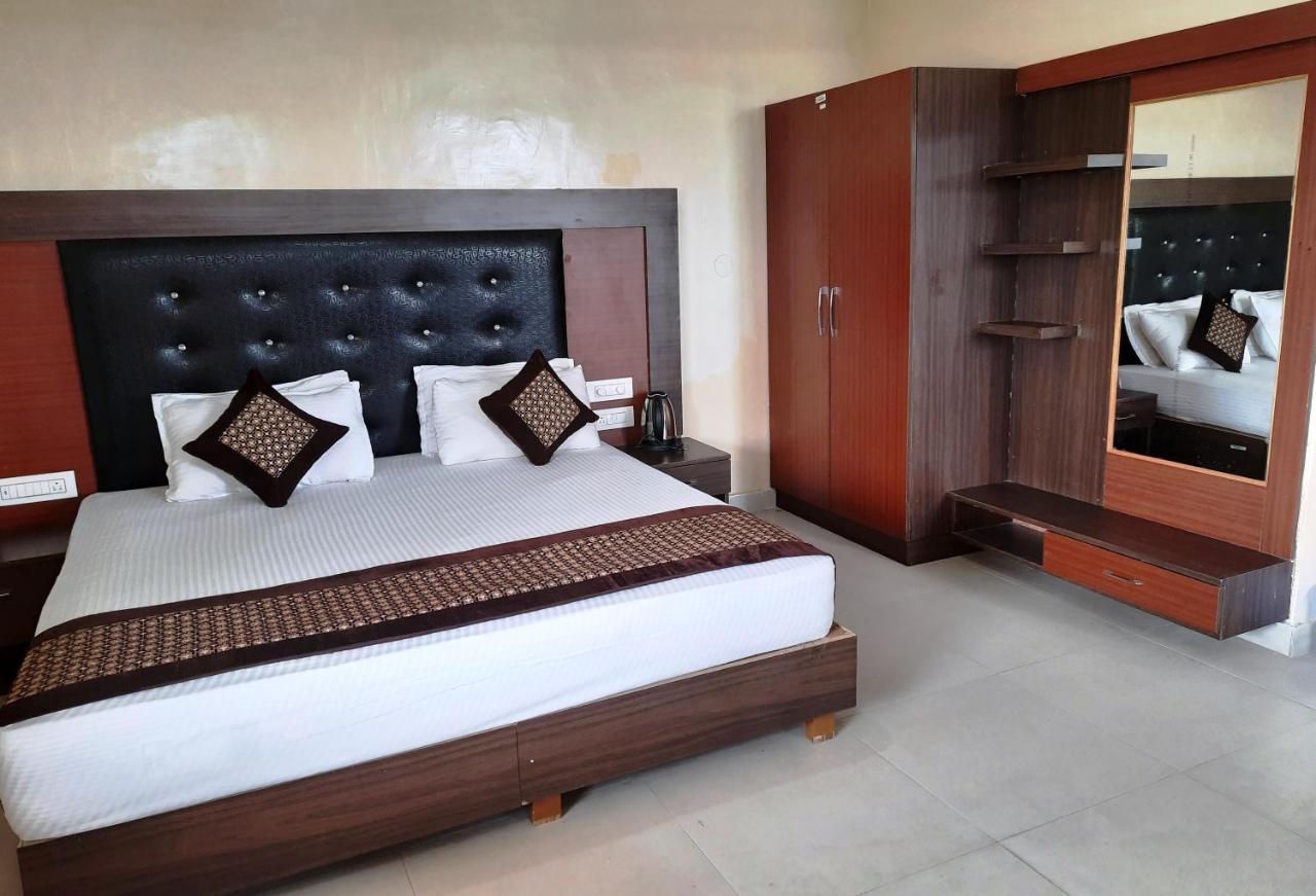 Pops Resort Pālampur Extérieur photo