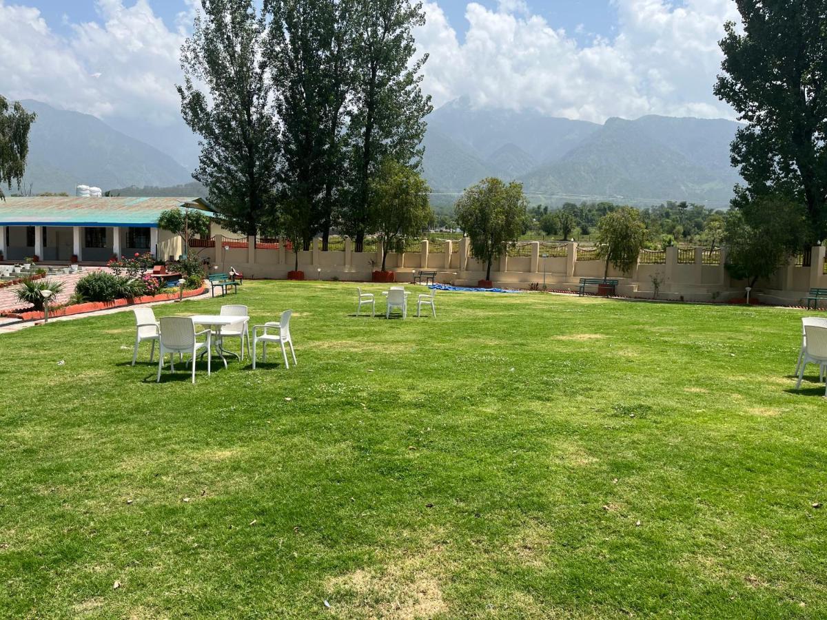 Pops Resort Pālampur Extérieur photo