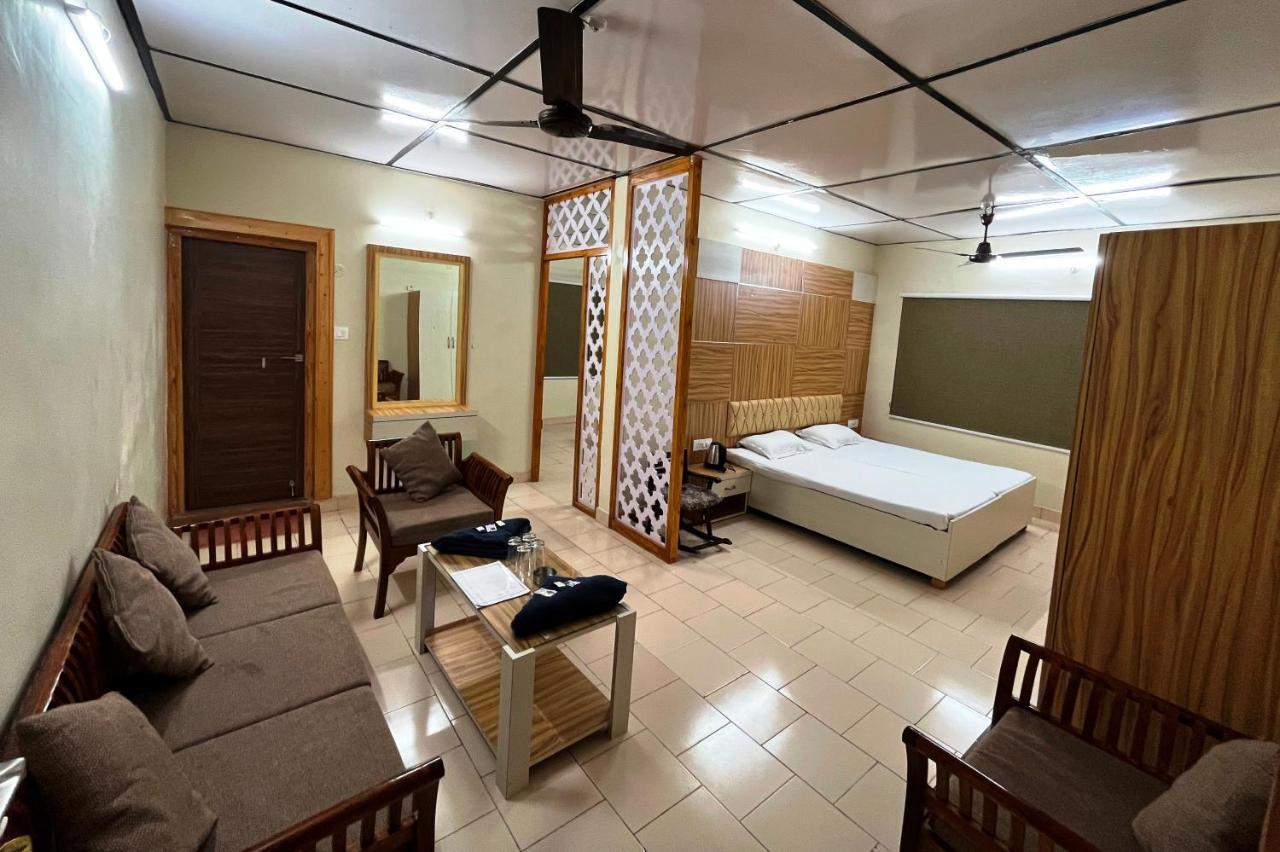 Pops Resort Pālampur Extérieur photo
