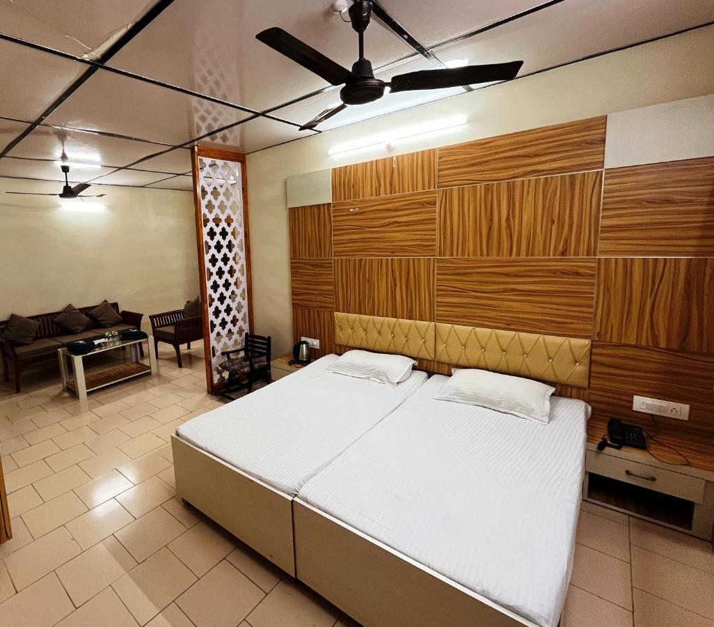 Pops Resort Pālampur Extérieur photo