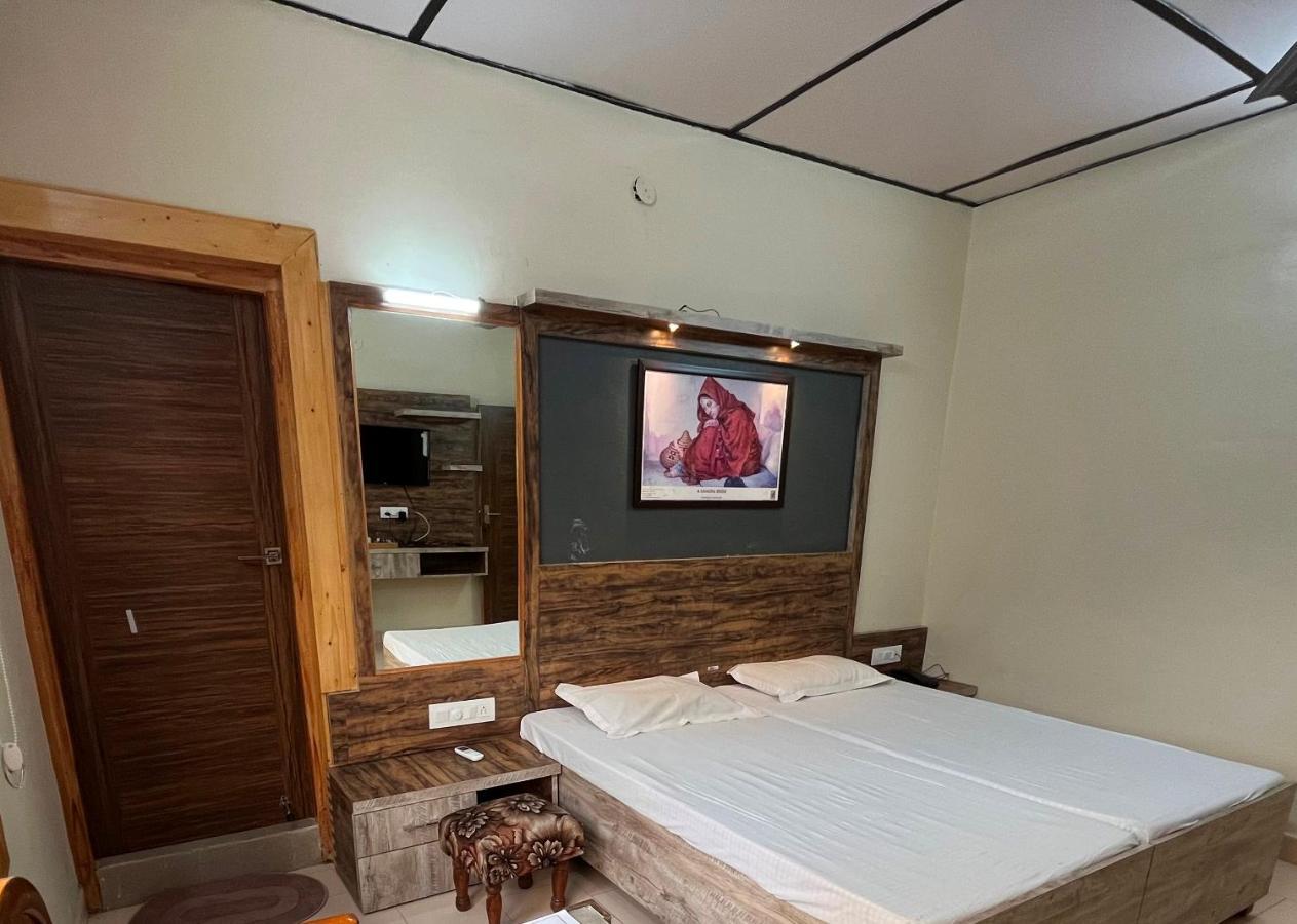 Pops Resort Pālampur Extérieur photo