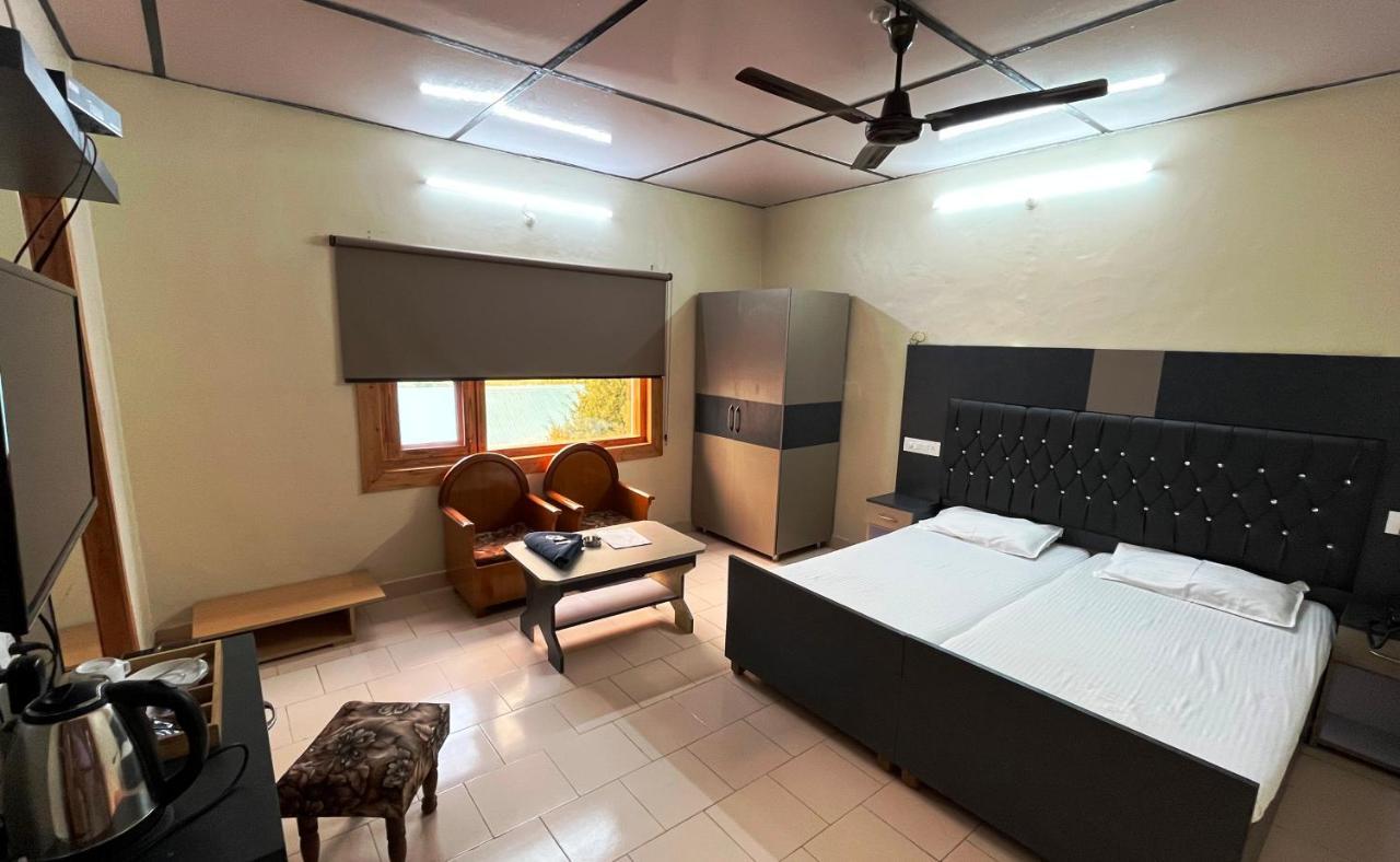 Pops Resort Pālampur Extérieur photo