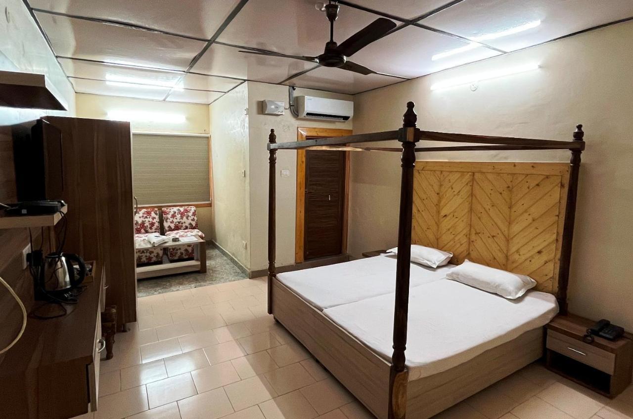 Pops Resort Pālampur Extérieur photo