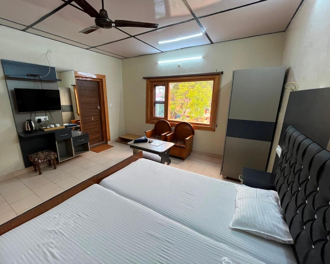 Pops Resort Pālampur Extérieur photo