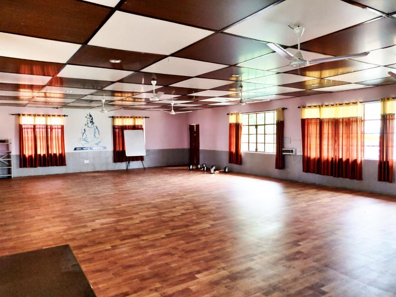 Pops Resort Pālampur Extérieur photo