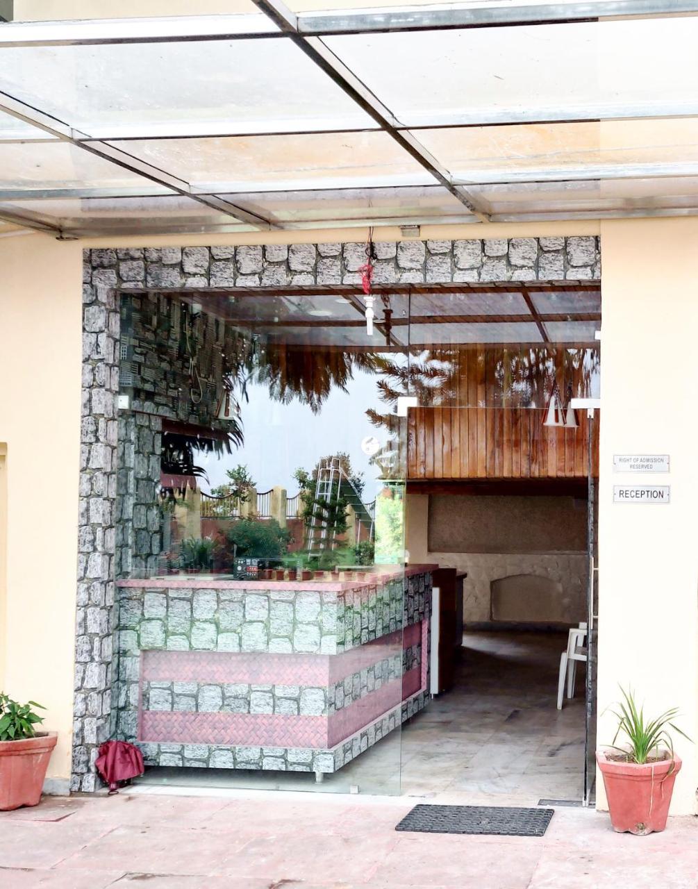 Pops Resort Pālampur Extérieur photo