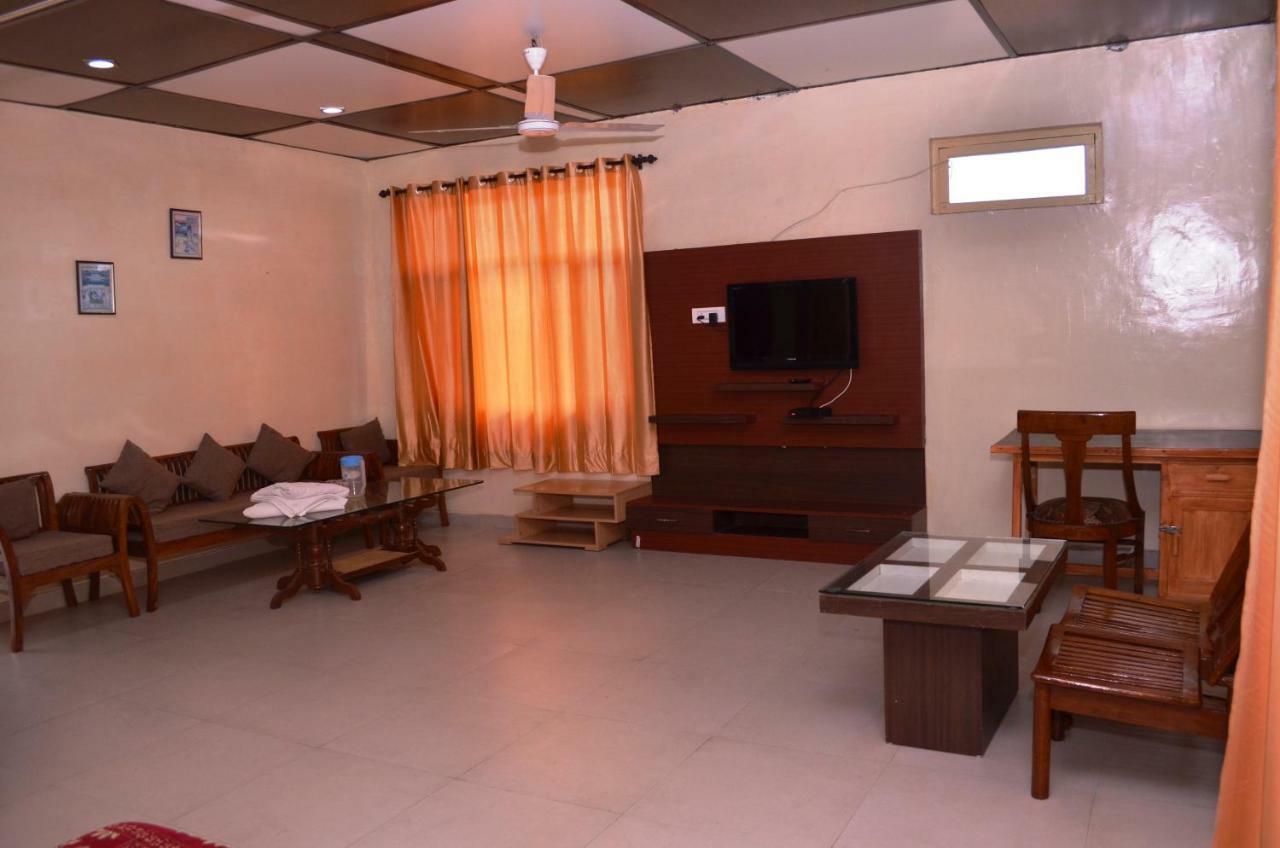 Pops Resort Pālampur Extérieur photo