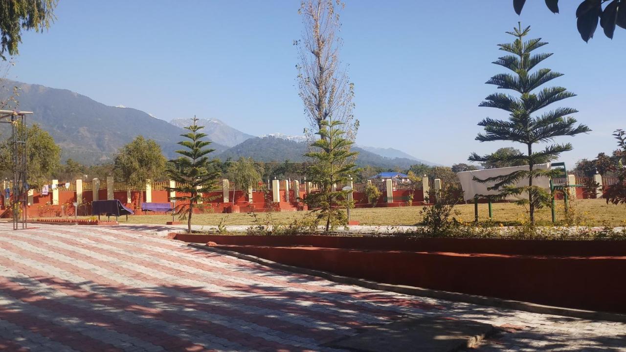 Pops Resort Pālampur Extérieur photo