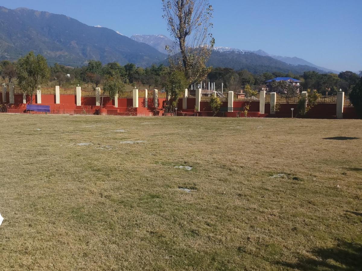 Pops Resort Pālampur Extérieur photo