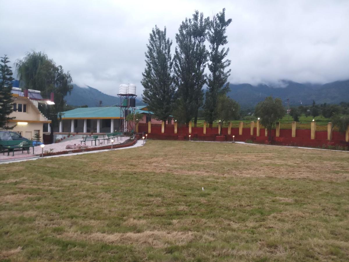 Pops Resort Pālampur Extérieur photo